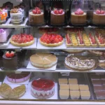 شیرینی فروشی کندو VIP در بلوار فردوس